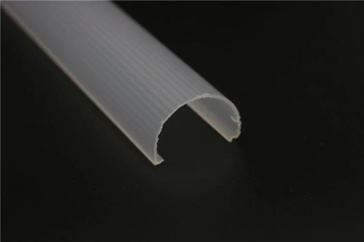 Couverture légère de polycarbonate